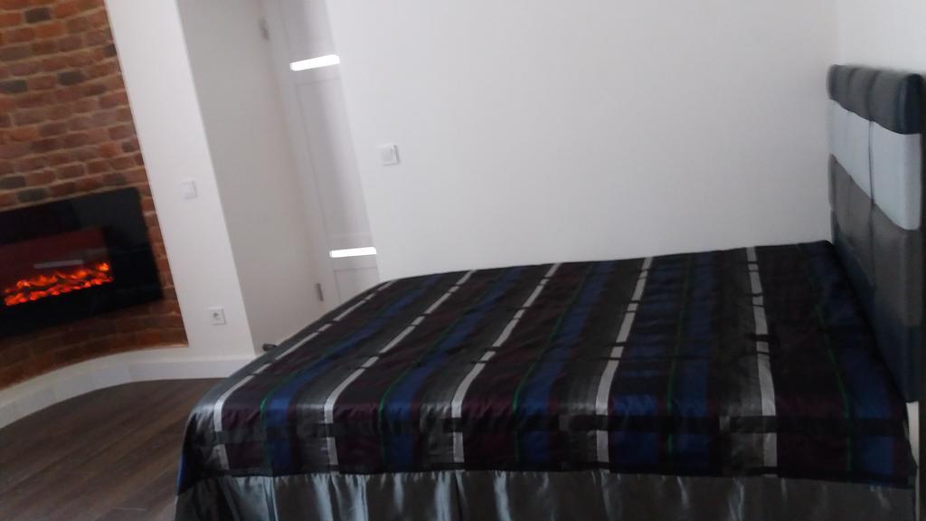 Apartment With Fireplace Λβιβ Εξωτερικό φωτογραφία